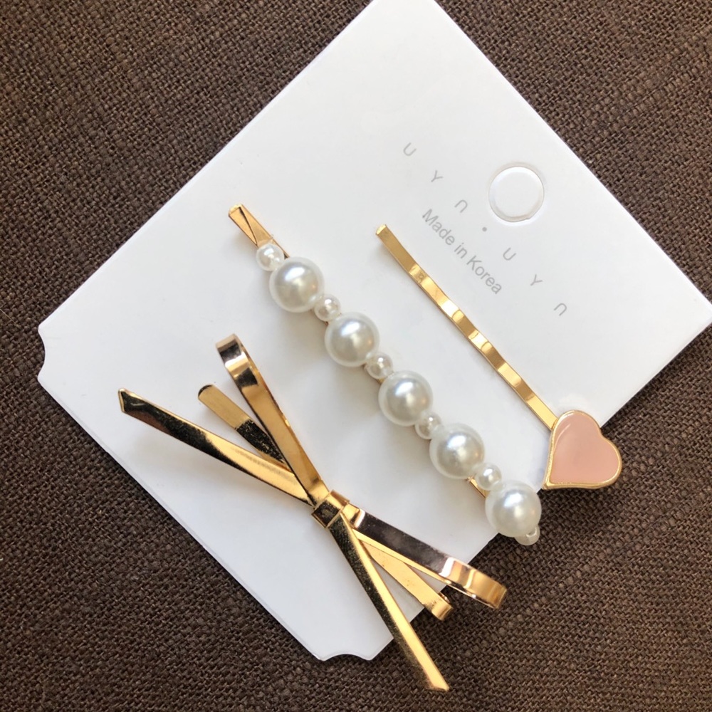 NWT hair clip set